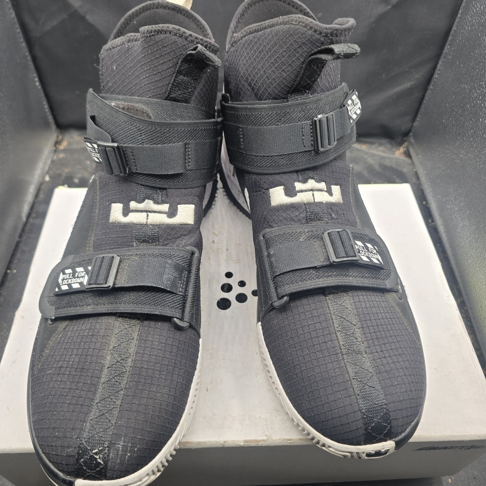 SKU 0356 Nike Black and White Men's‎ Athletic Shoes